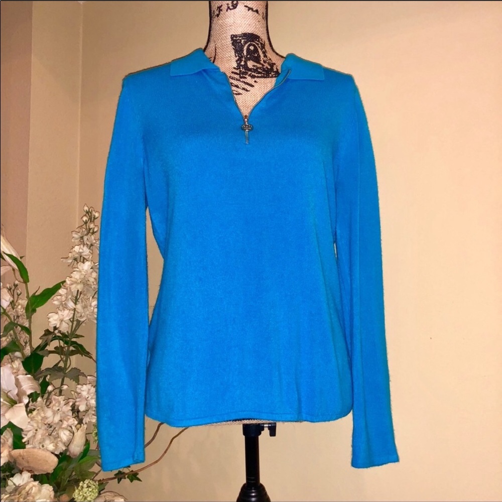~Luxe~ Blue quarter zip sweater. Size M